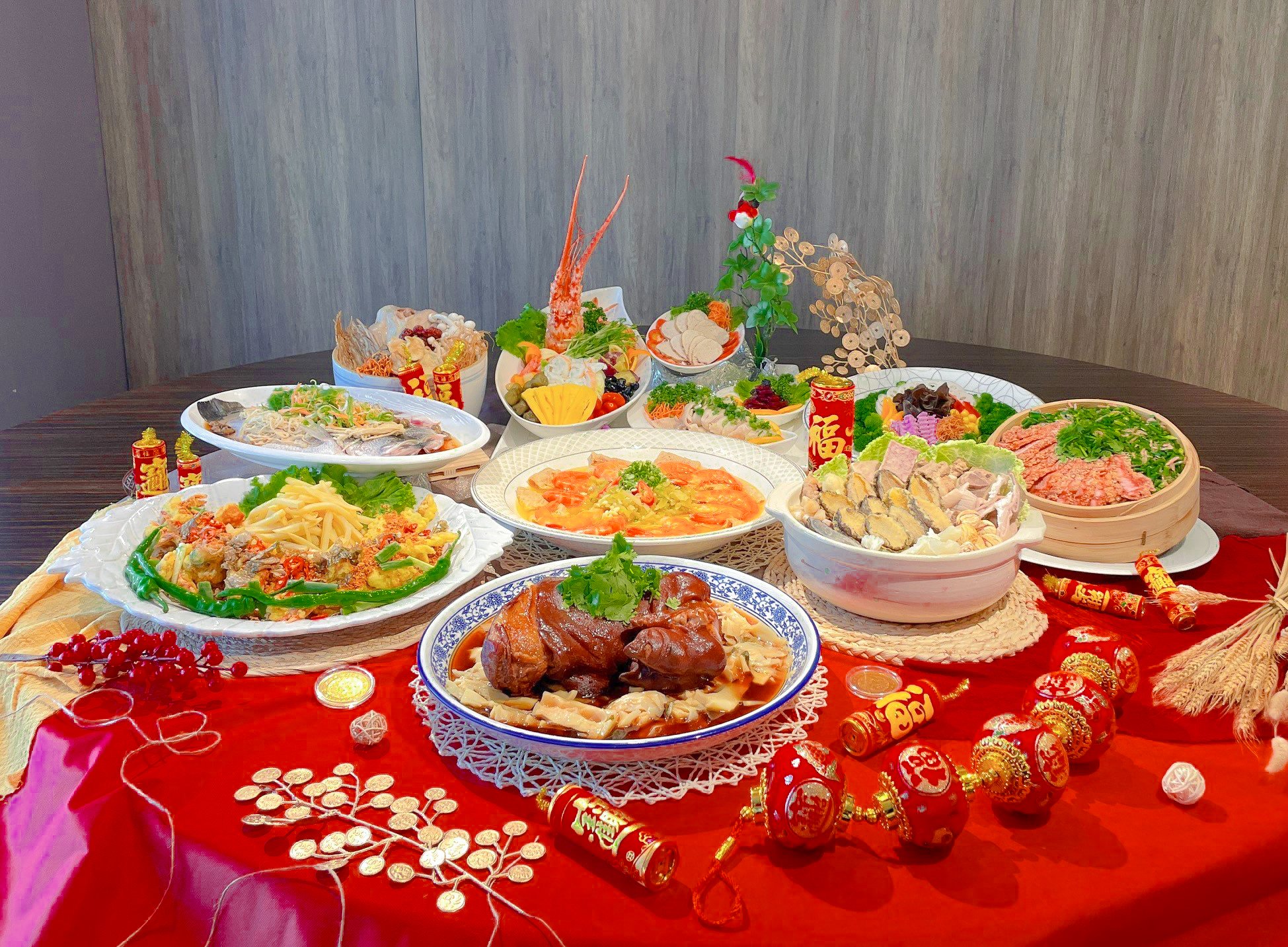 【預購已截止】2025新春過年合菜【小龍迎春】小編開箱！台中年菜外帶、內用推薦-范頭家客家餐廳 